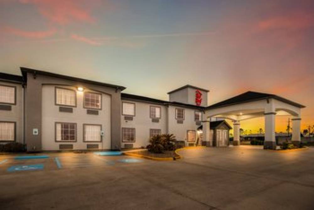  Red Roof Inn And Suites Lake Charles  5