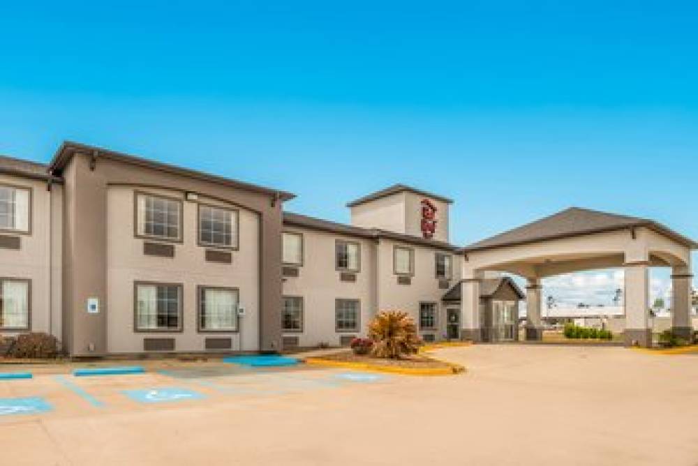  Red Roof Inn And Suites Lake Charles  2