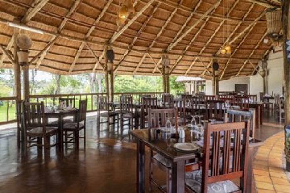 A ZAMBEZI RIVER LODGE 10