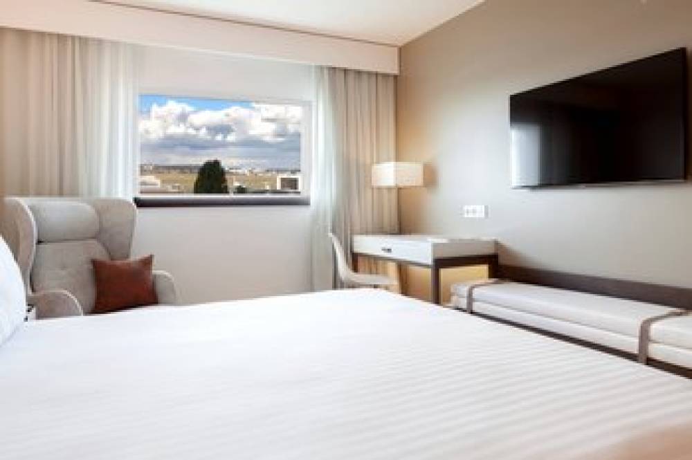 AC Hotel By Marriott Paris Le Bourget Airport 8