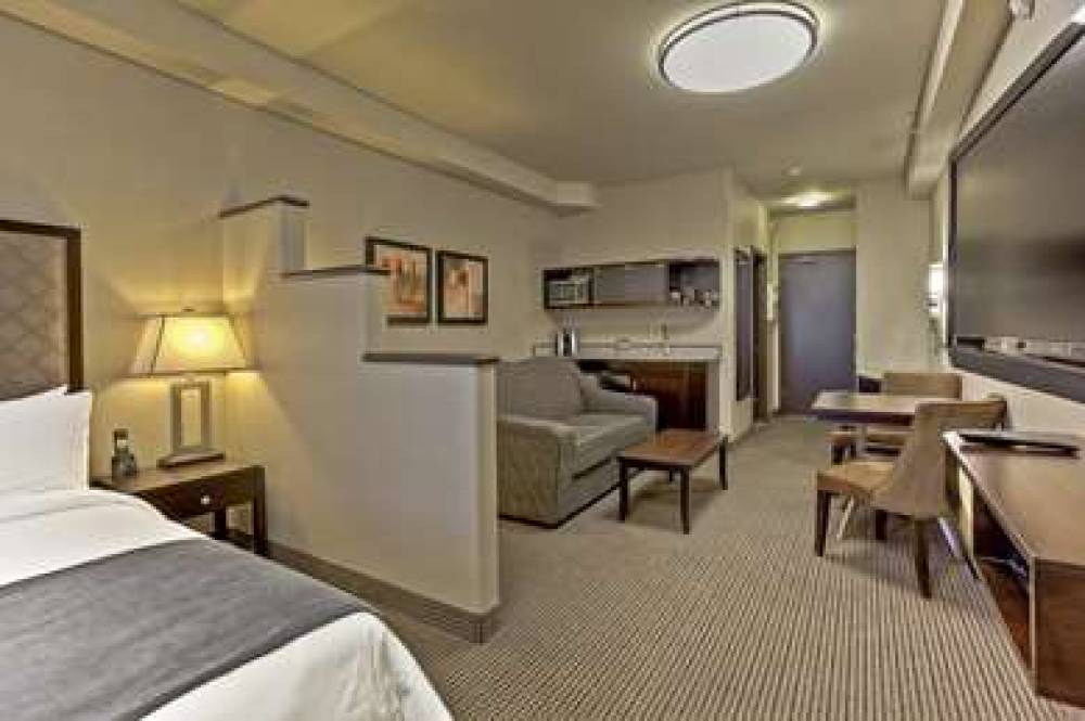 ACCLAIM HOTEL CALGARY AIRPORT 4