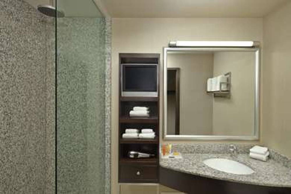 ACCLAIM HOTEL CALGARY AIRPORT 8