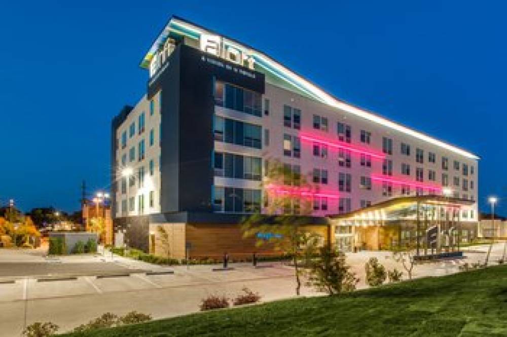 Aloft Dallas Arlington Entertainment District 2