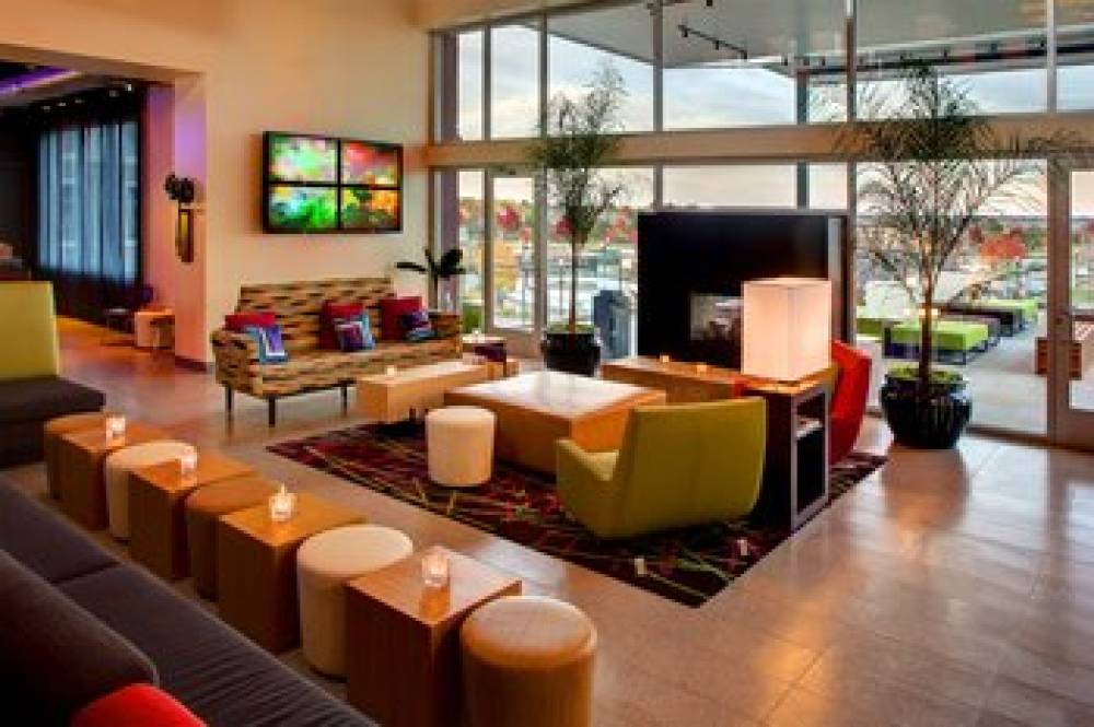 Aloft Leawood Overland Park 1