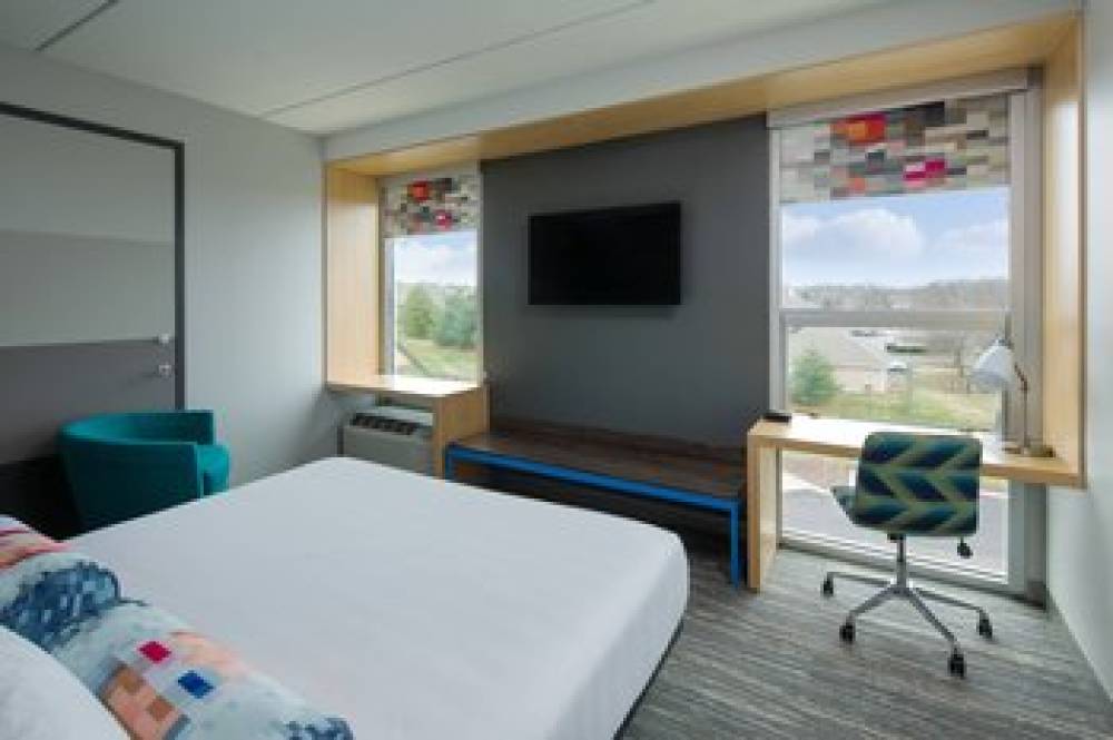 Aloft Louisville East 5