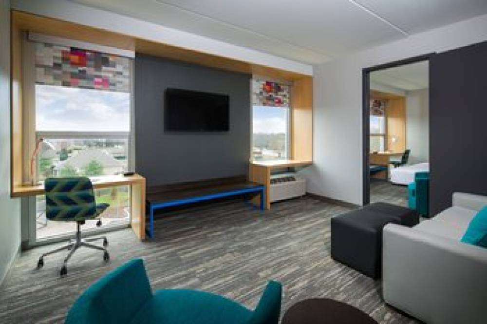 Aloft Louisville East 8