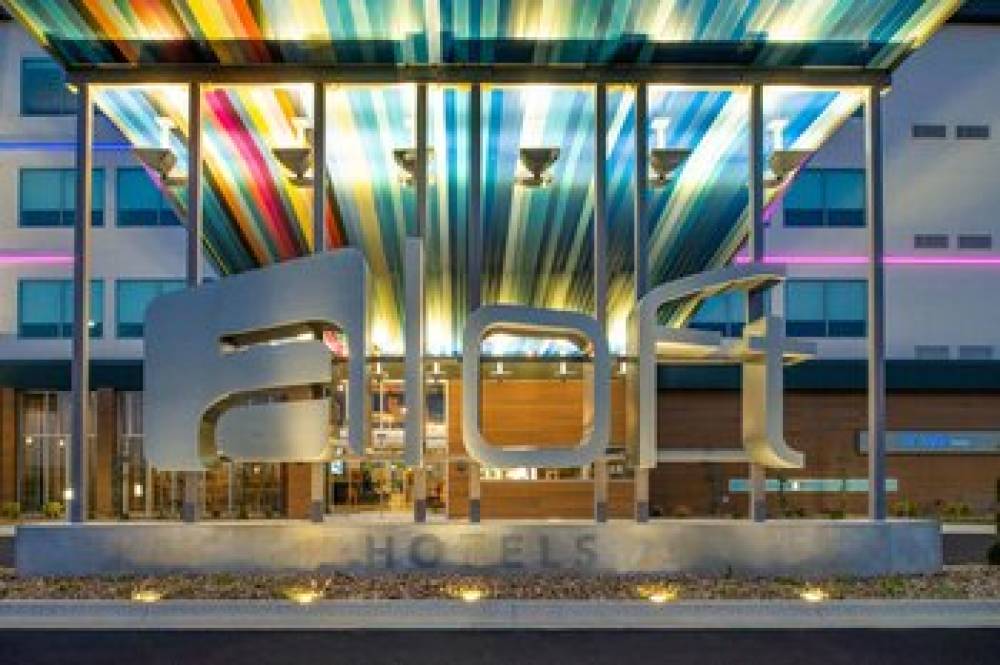 Aloft North Kansas City 1