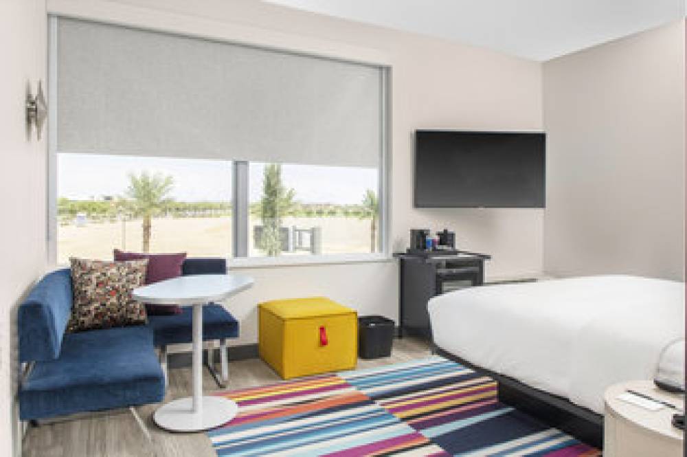 Aloft Phoenix Waddell 8