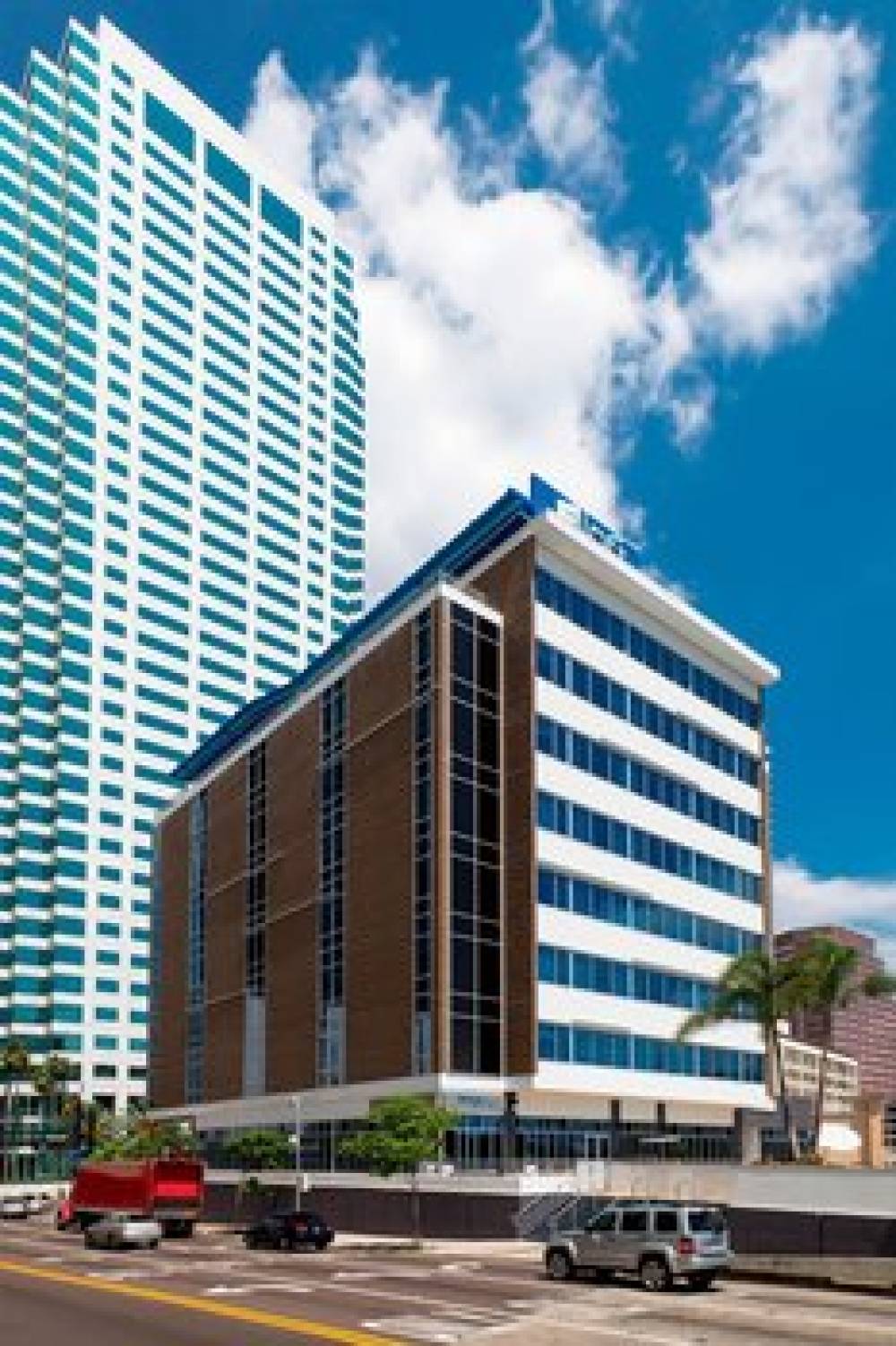 Aloft Tampa Downtown 3