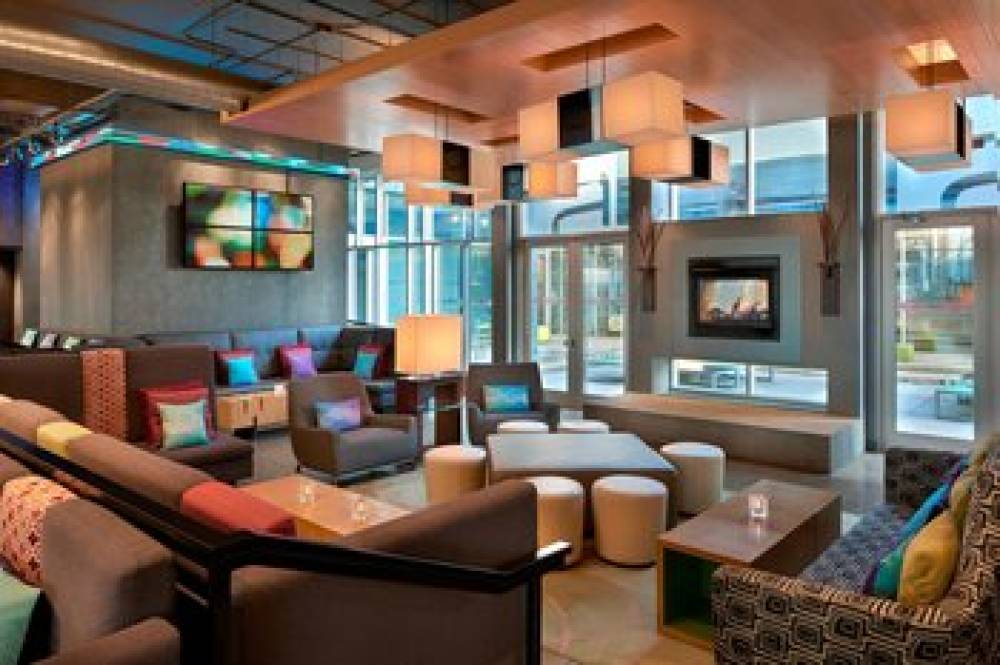 Aloft Vaughan Mills 8