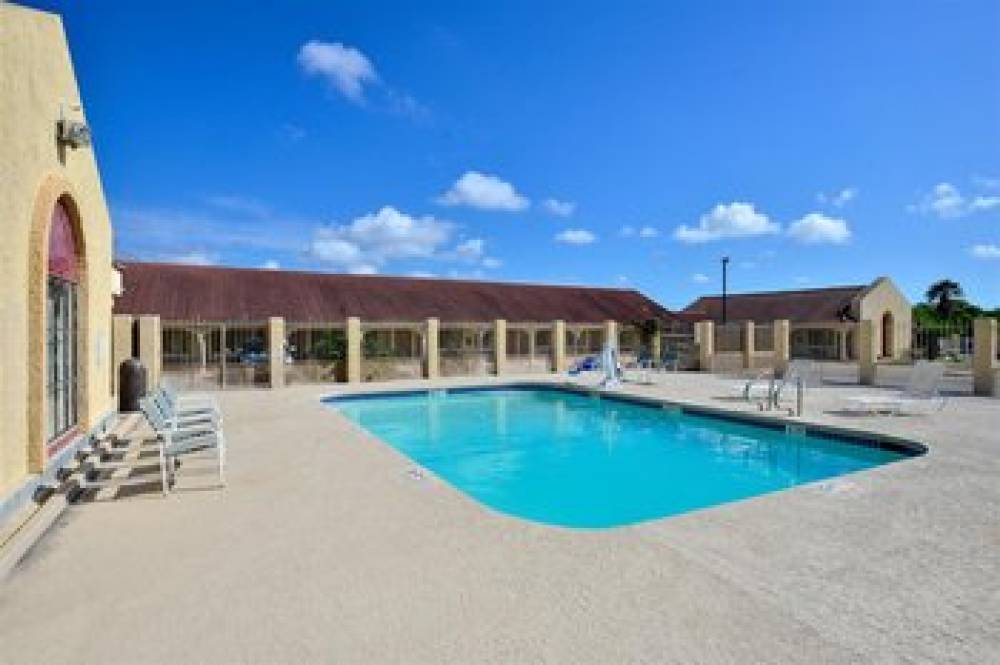 Americas Best Value Inn And Suites Aransas Pass 9