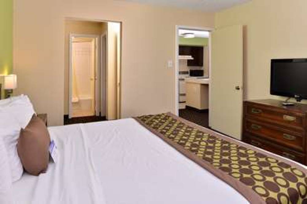 Americas Best Value Inn And Suites 10