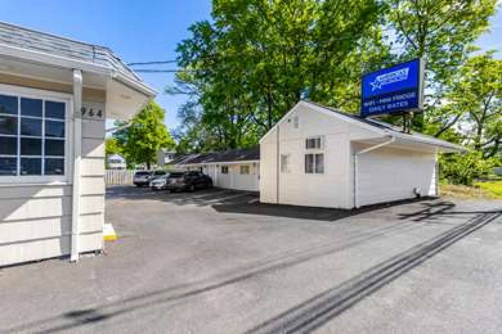 Americas Best Value Inn Avenel Woodbridge 4