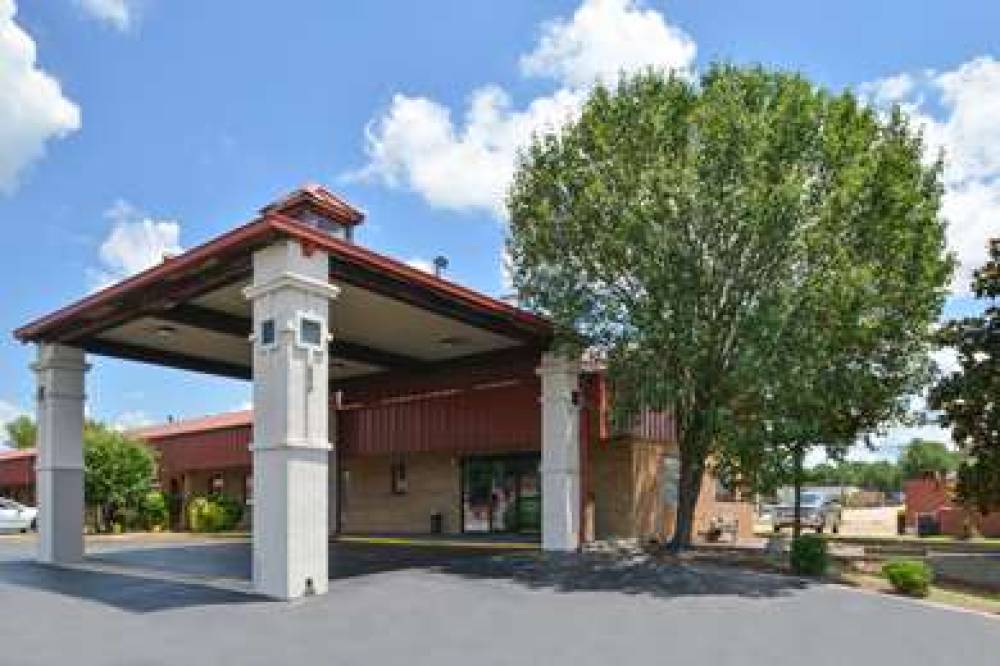 Americas Best Value Inn Batesville 3