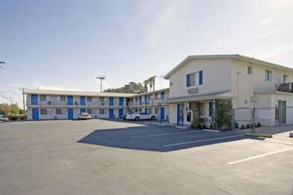 Americas Best Value Inn Beaumont 1