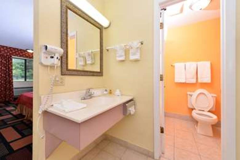 Americas Best Value Inn Canton 8