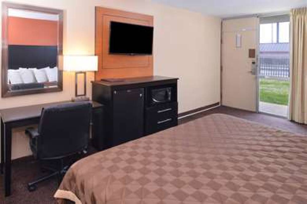 Americas Best Value Inn Collinsville 9