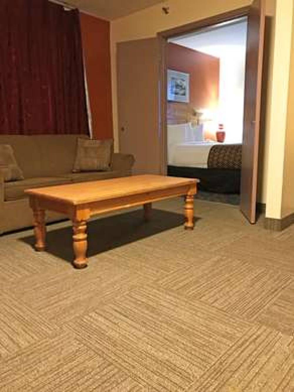 Americas Best Value Inn Executive Suites Airport 8