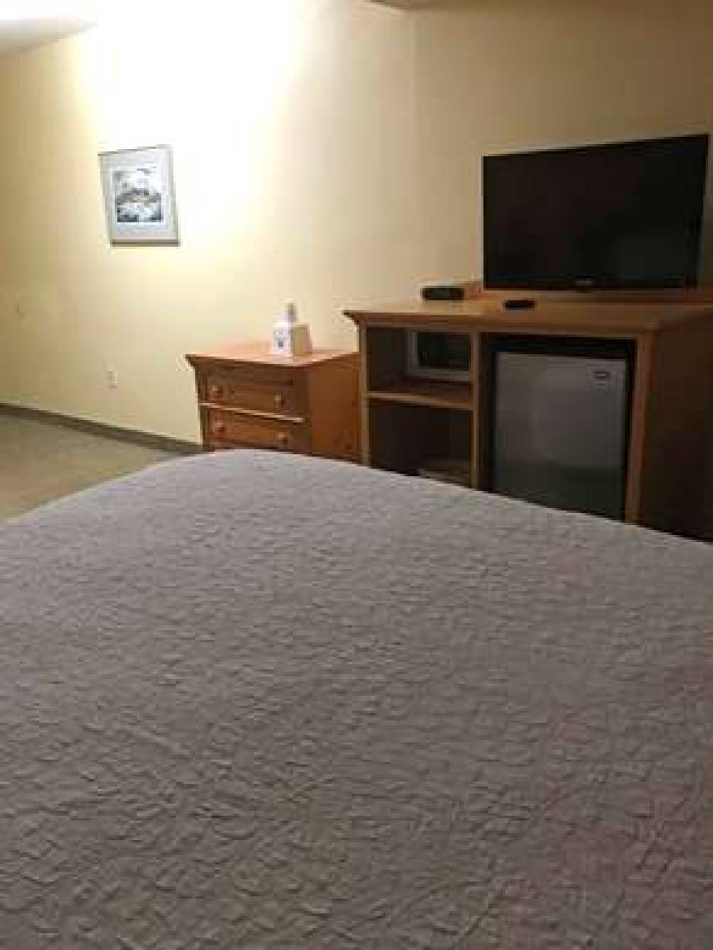 Americas Best Value Inn Executive Suites Airport 5