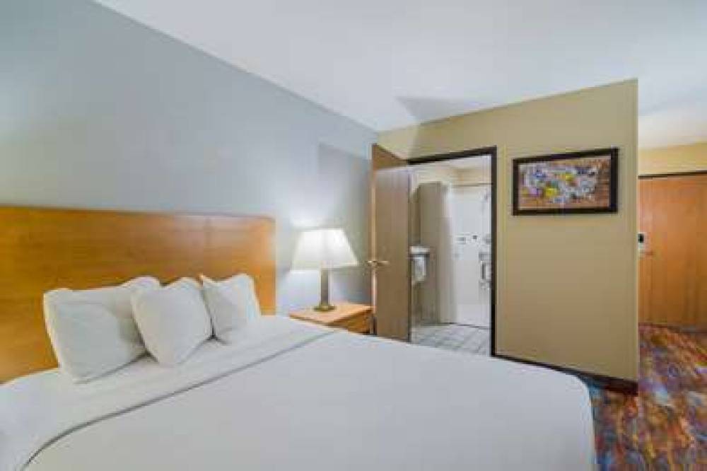 AMERICAS BEST VALUE INN FARGO 8