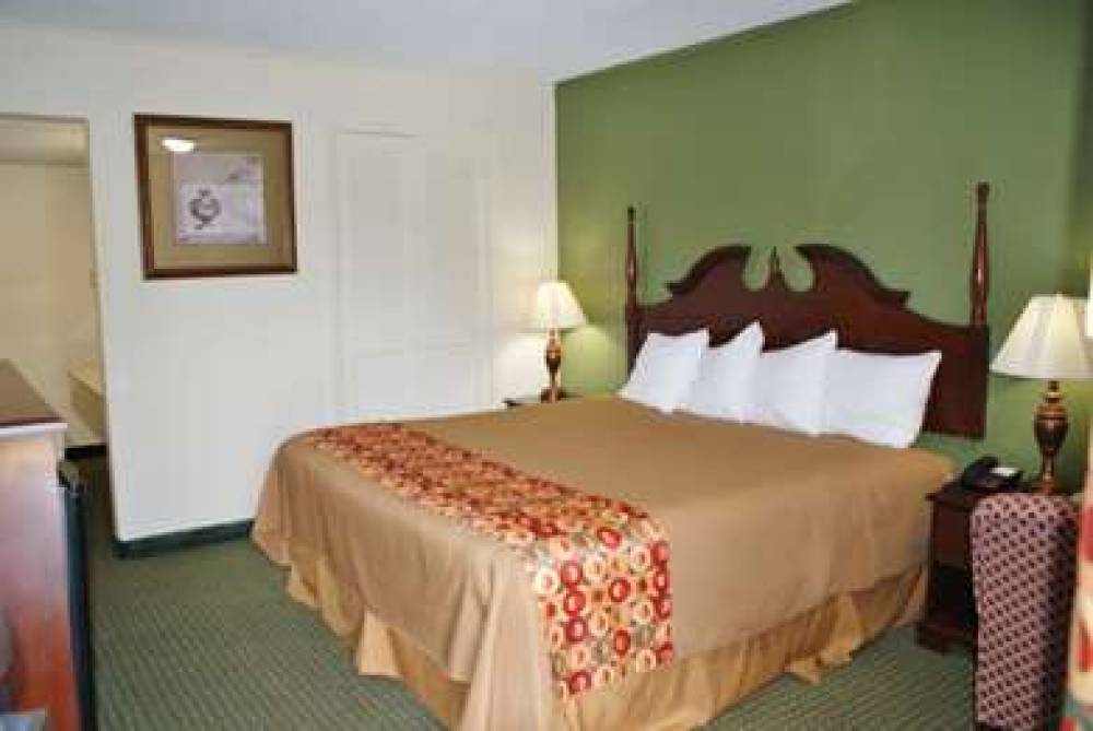 Americas Best Value Inn Fort Jackson 6