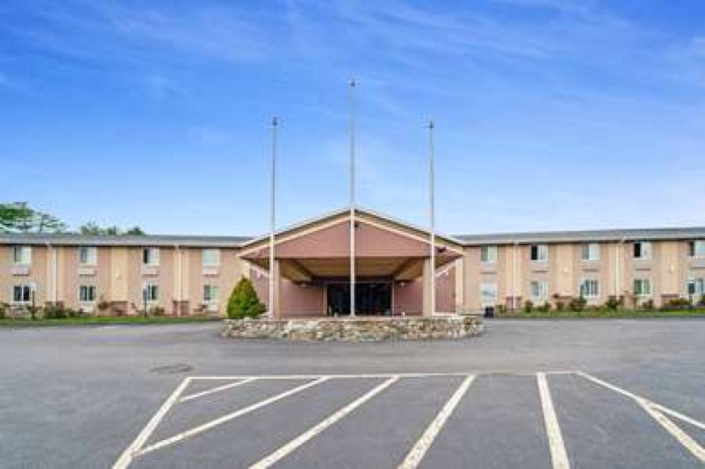 Americas Best Value Inn Foxboro 4