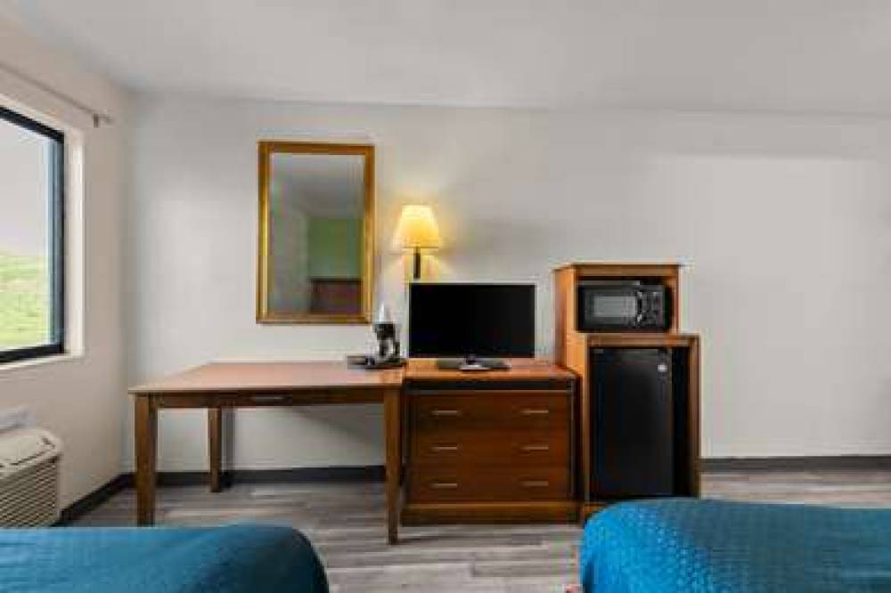 Americas Best Value Inn Lincoln Airport 9