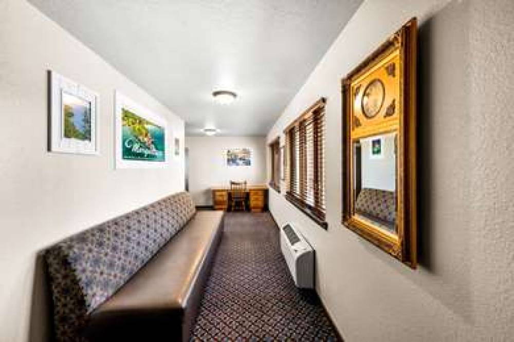 Americas Best Value Inn Marquette 6