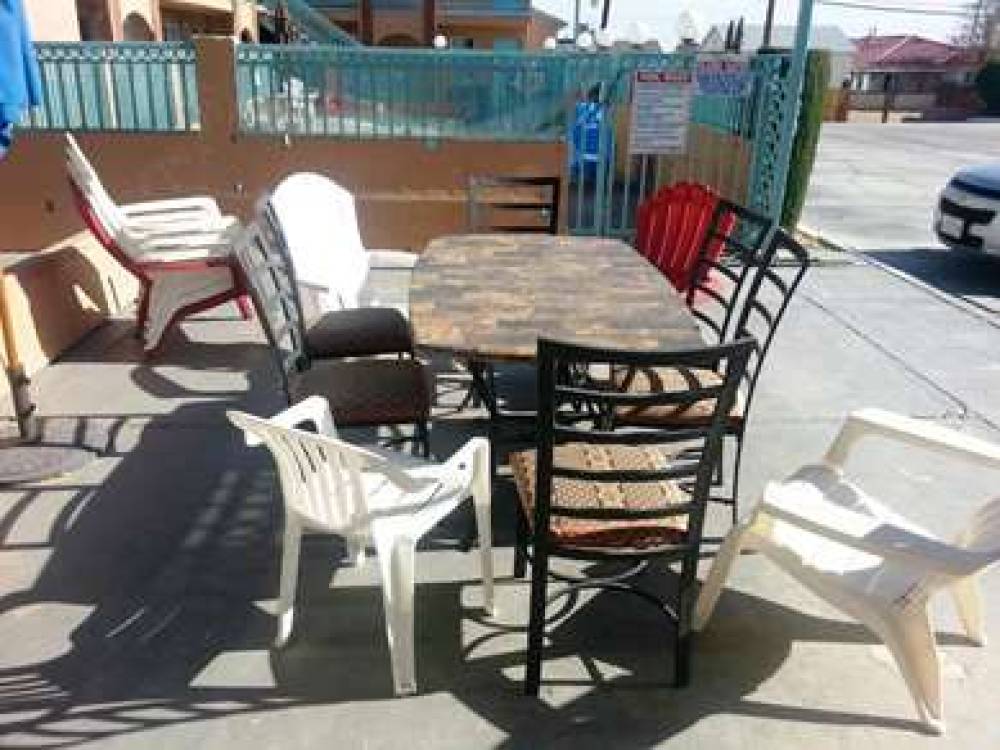 Americas Best Value Inn Mojave 10