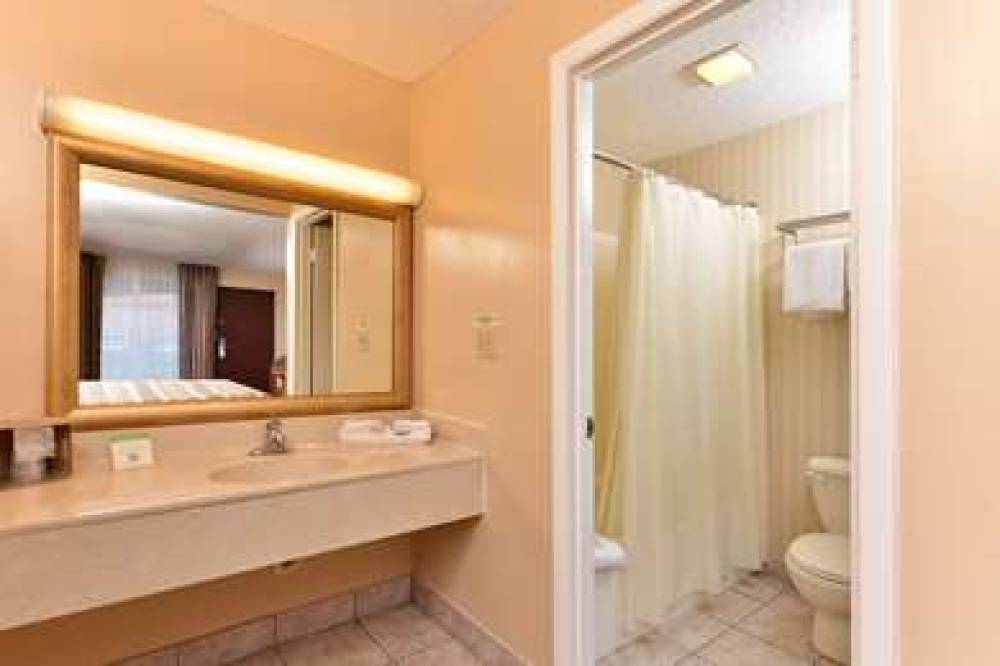 Americas Best Value Inn Ocean Inn 8