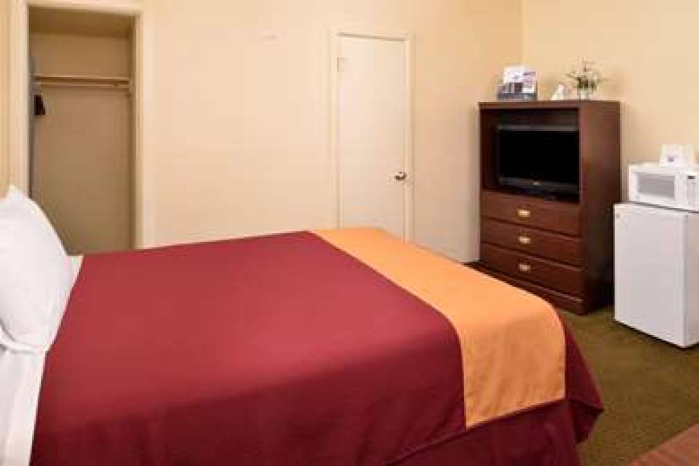 Americas Best Value Inn Ozona 8