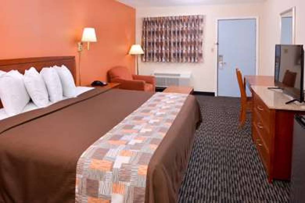 Americas Best Value Inn Sullivan 8