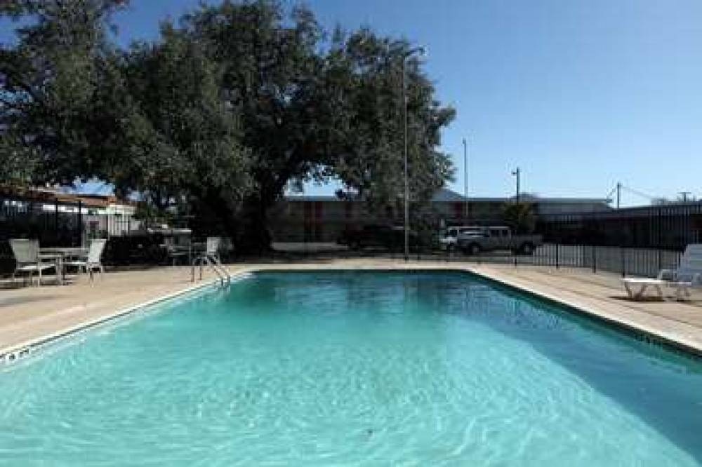 Americas Best Value Inn Uvalde 7