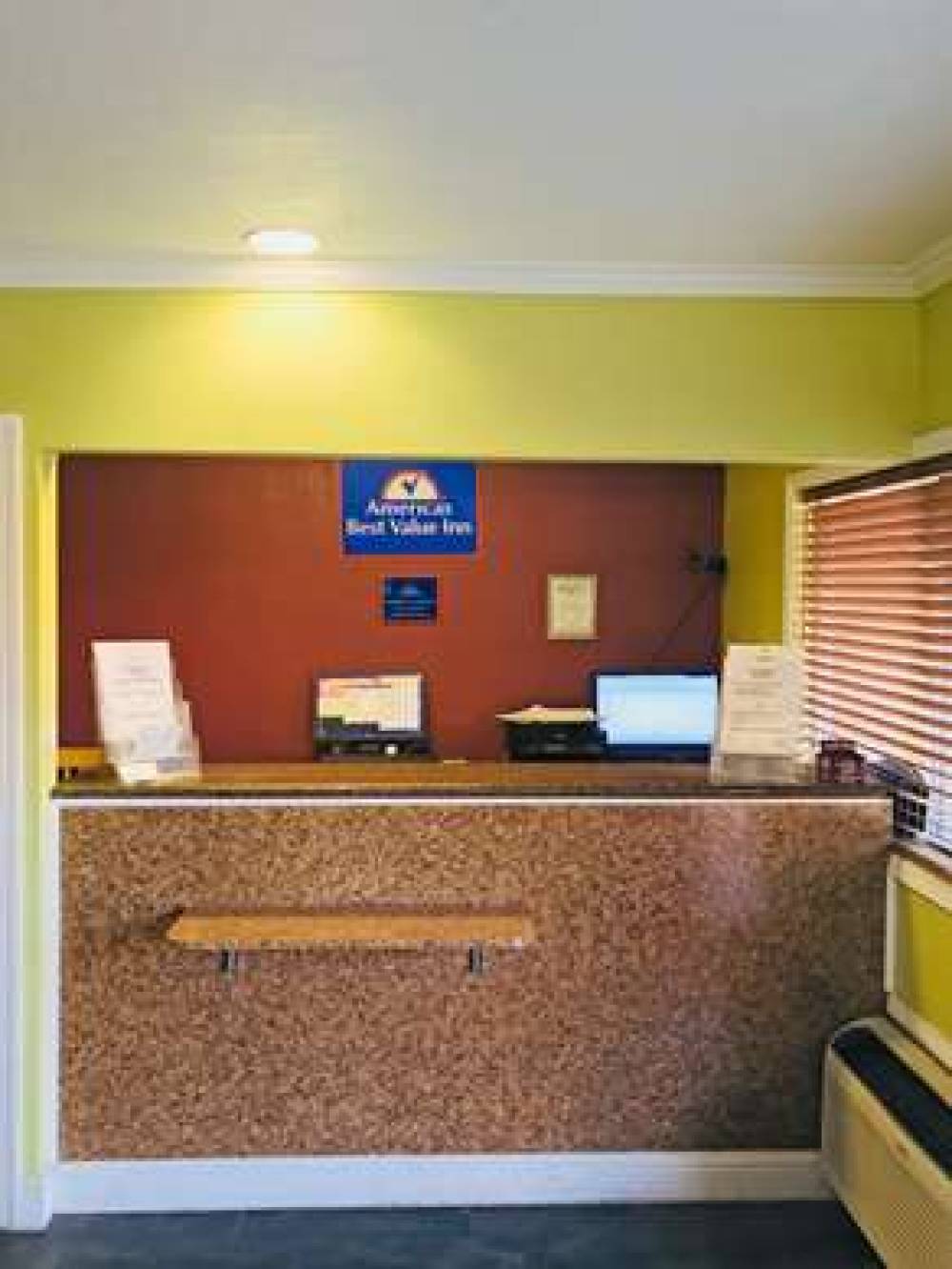 Americas Best Value Inn Visalia 3