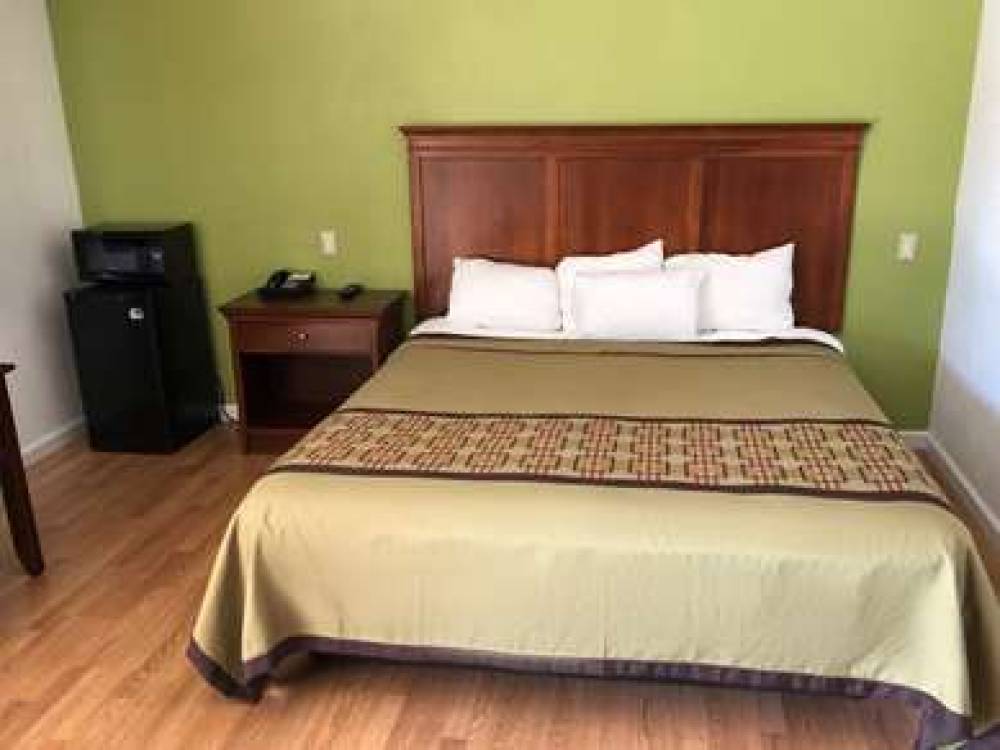 Americas Best Value Inn Visalia 7