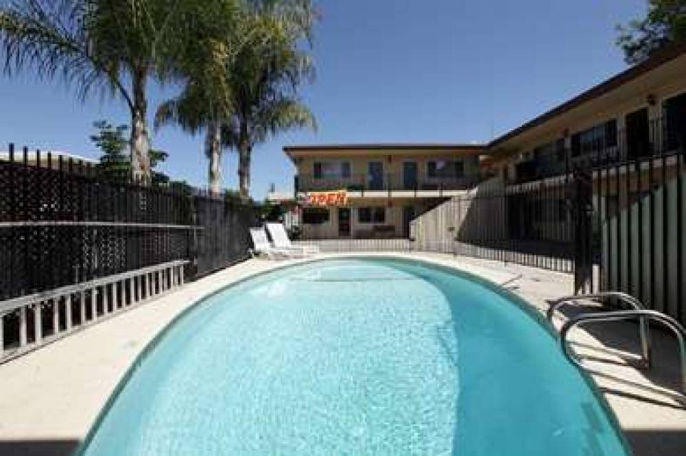 Americas Best Value Inn Visalia 1