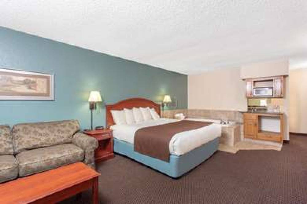 AmericInn By Wyndham Chippewa Falls 10