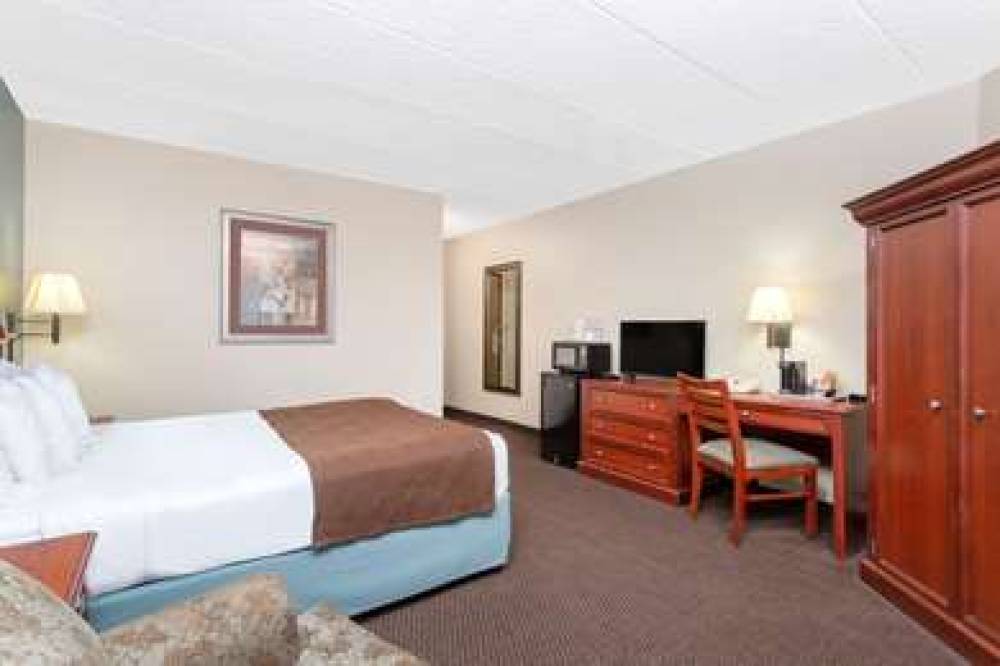 AmericInn By Wyndham Chippewa Falls 6