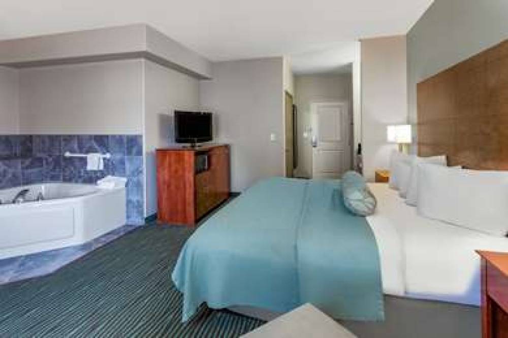 AmericInn By Wyndham Des Moines Airport 9