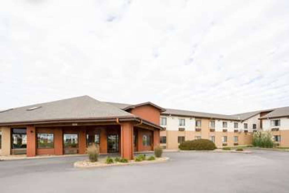 AMERICINN BY WYNDHAM MOUNT PLE 2