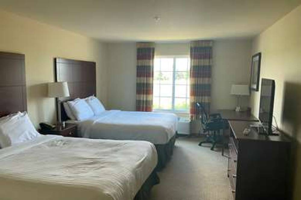 AMERICINN BY WYNDHAM OSHKOSH 4