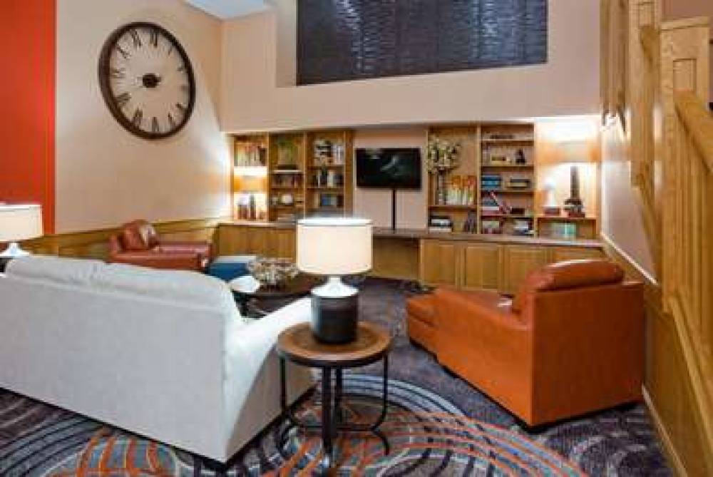 AmericInn By Wyndham Shakopee Near Canterbury Park 2