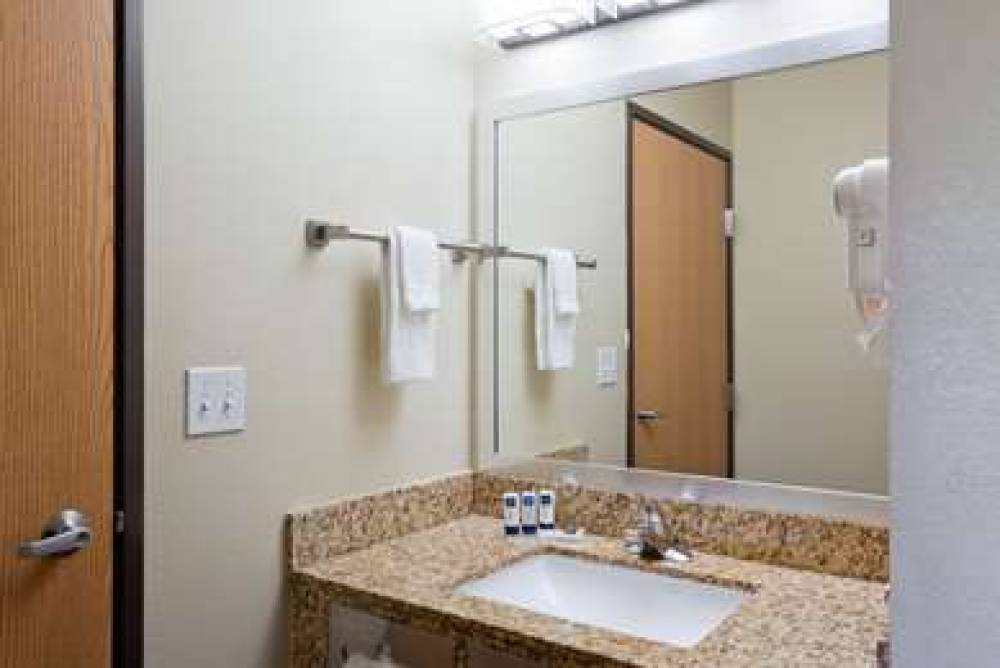 AmericInn By Wyndham Shakopee Near Canterbury Park 8