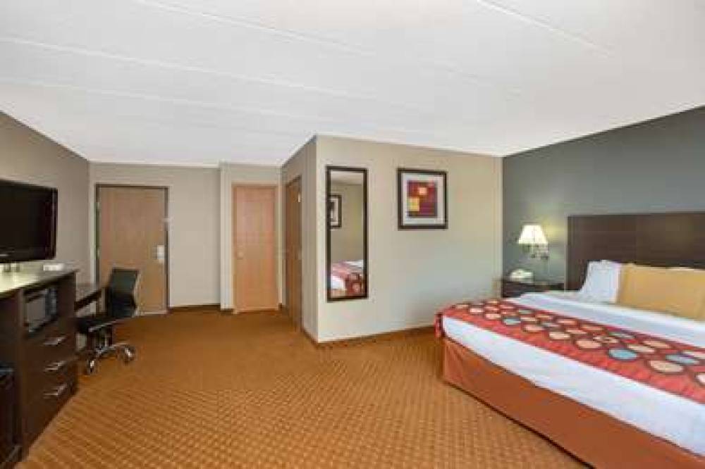 AmericInn Coralville 7