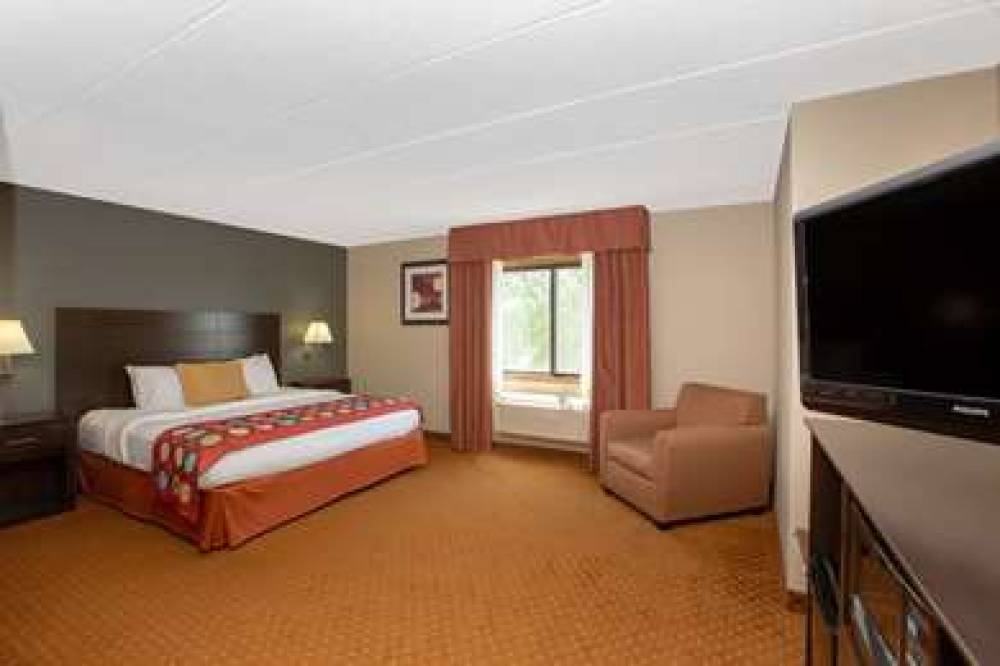 AmericInn Coralville 6