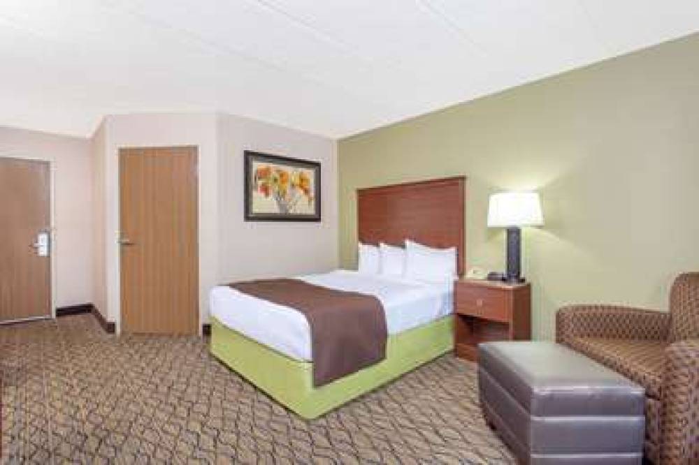 AmericInn Sheboygan 8