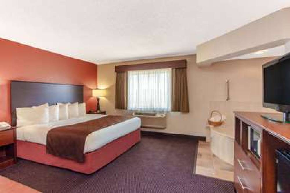 AmericInn White Bear Lake 10