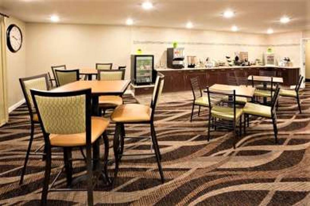 AMERIVU INN AND SUITES CHISAGO 7