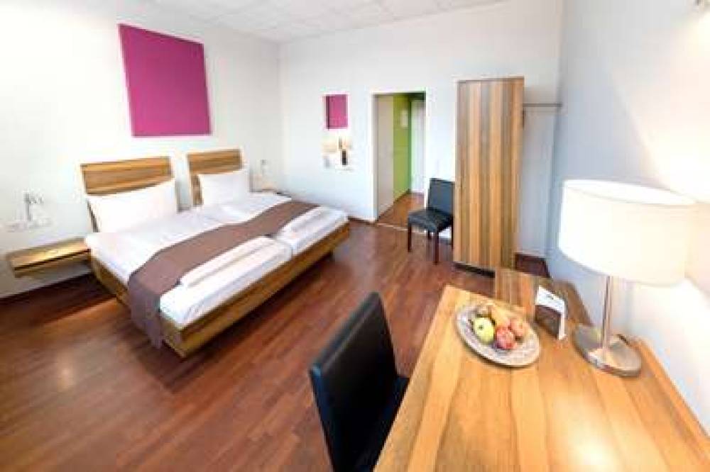 AMH AIRPORT-MESSE-HOTEL 8