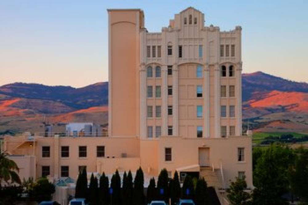 ASHLAND SPRINGS HOTEL 5